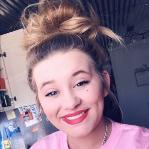 Meet your Posher, Skylar